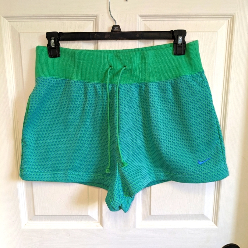 Nike Women's Sportswear Phoenix Fleece High Rise Shorts Spring Green NWT Large